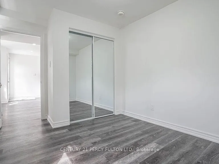 1040 Foxtail Cres #BASEMENT — Photo 16