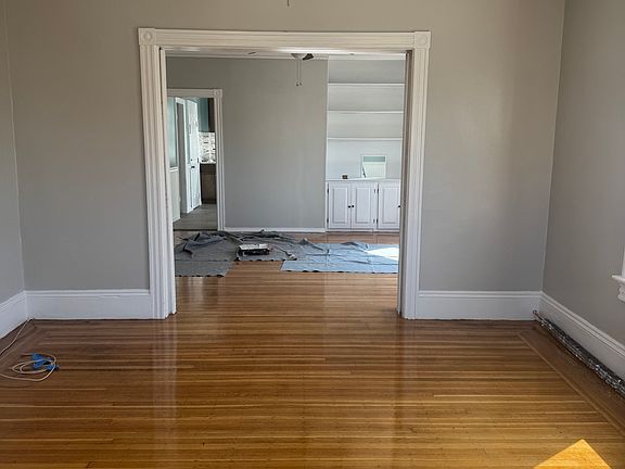 2nd image of 207 Admiral St Floor 1