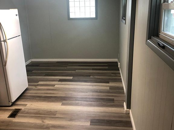 4th image of 248 Medina St #2