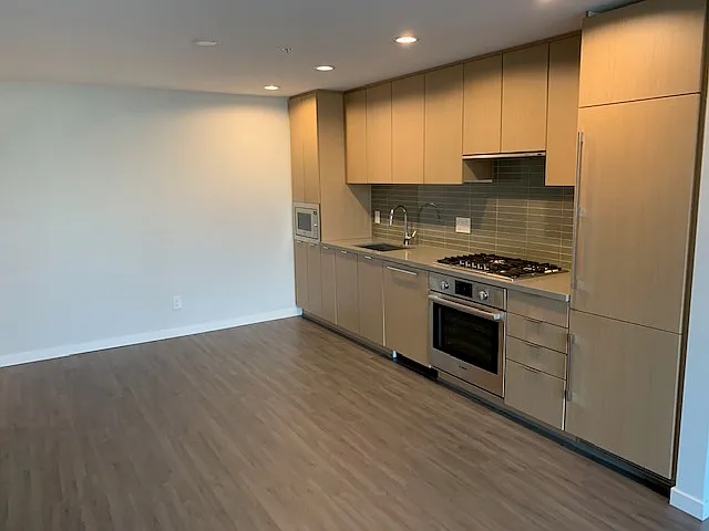8333 Sweet Ave #906 — Photo 2