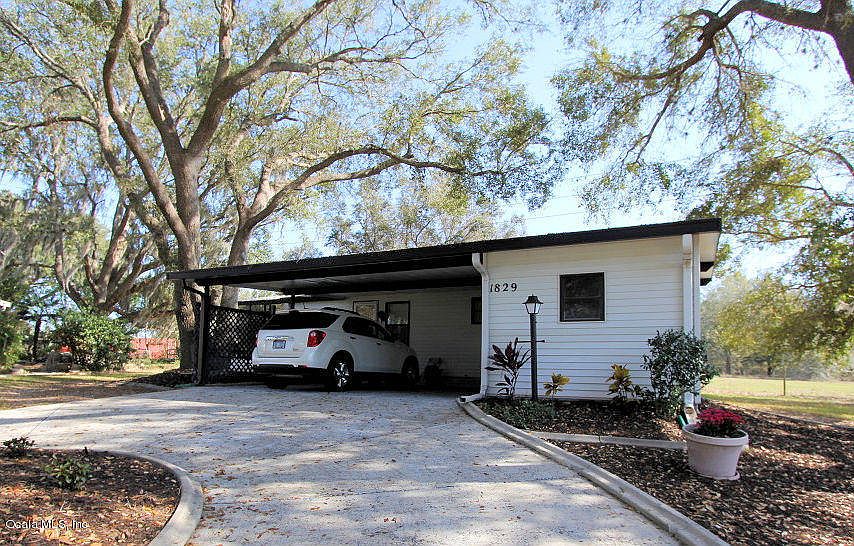 1st image of 1829 Holly Ln