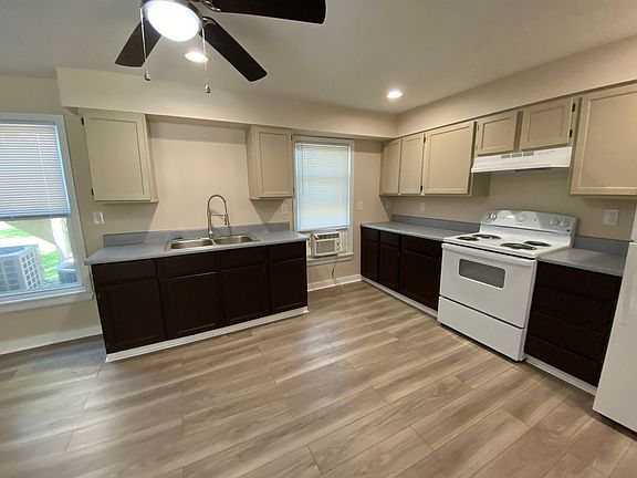2nd image of 802 N B St #3