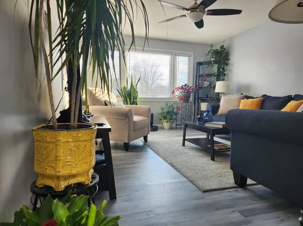 99 White Birch Dr, Springfield, MA 01119