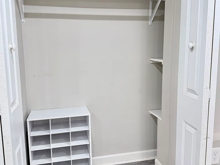 2836 E Mount Tabor Cir — Photo 10