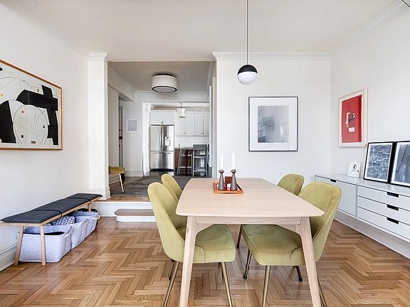 2nd image of 320 W 76th St APT 7C