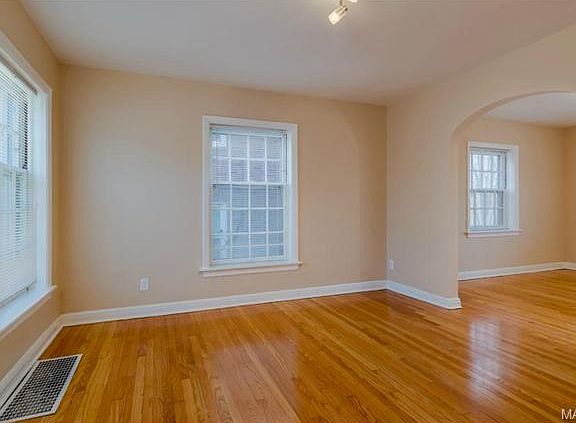 3rd image of 1112-1114 Sanford Ave