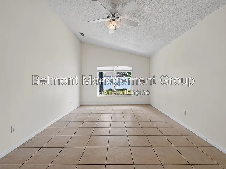 2127 Korat Ln — Photo 13