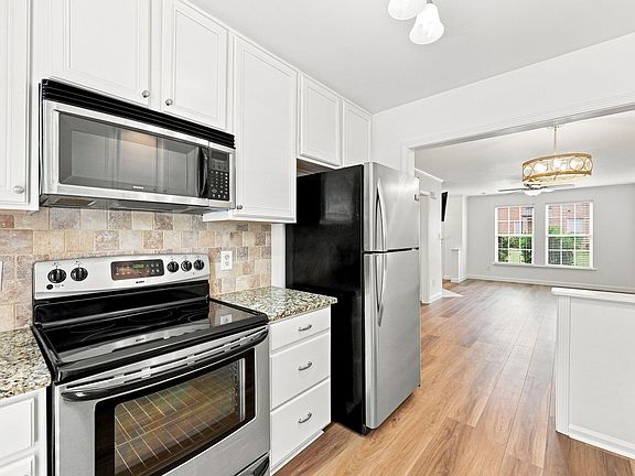 3rd image of 9904 Cleaver Ct