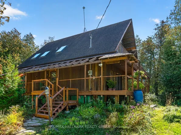 7524 Flewellyn Rd, Ottawa, ON K2S 1B6