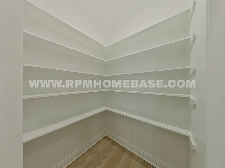 2700 Louise Dr — Photo 4