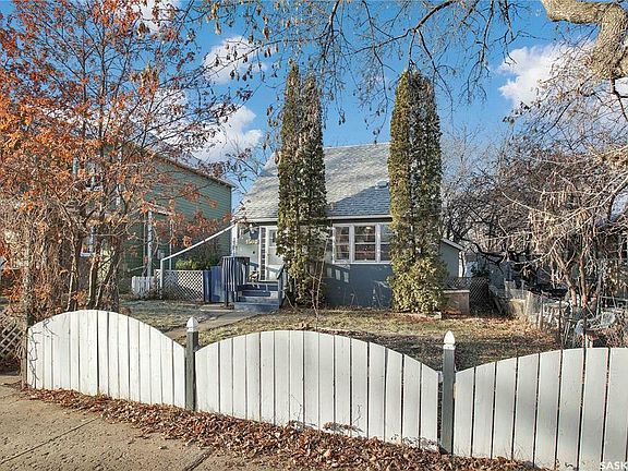 2nd image of 1504 Victoria Ave