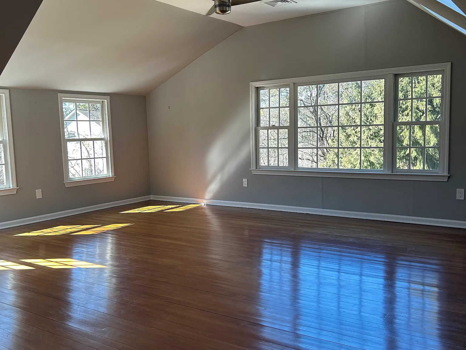 2 bed, 1200 sqft, $4,000 — Photo 3