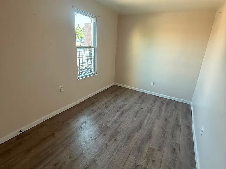 18 Van Houten St #4 — photo 2 of 7