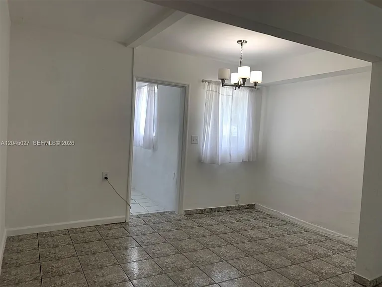 2131 Arthur St — Photo 6