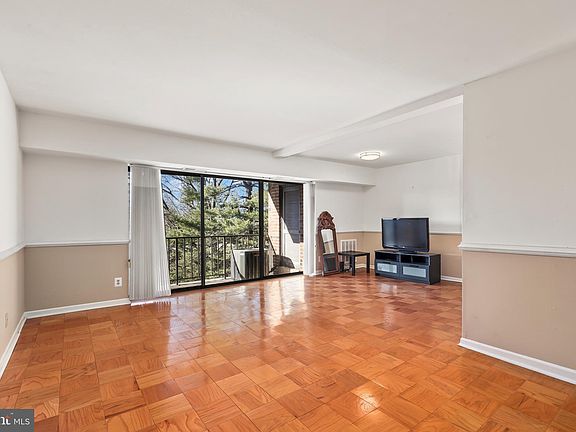 4th image of 4416 Island Pl APT 203