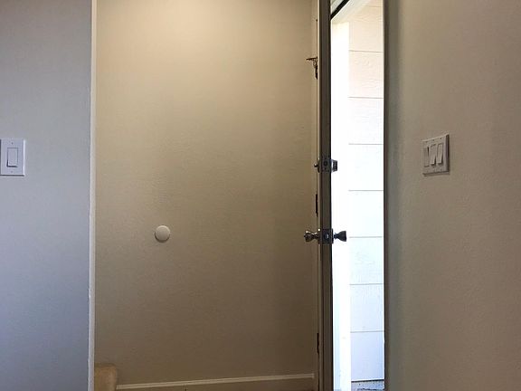 Entrance with tiled space