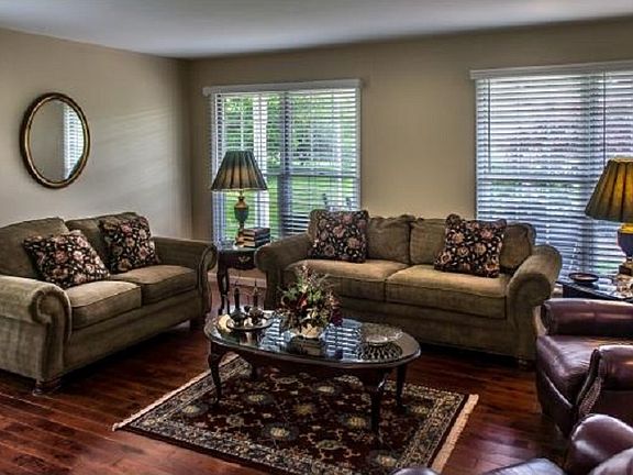 5th image of 4486 Greenwood Dr