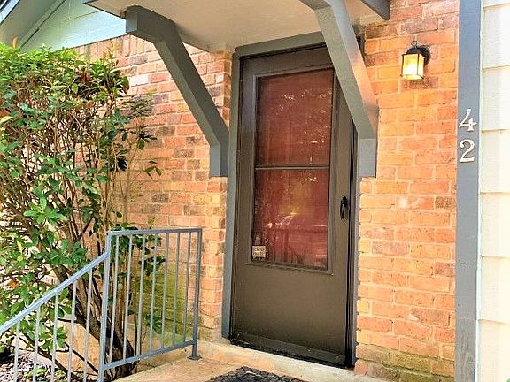 4th image of 1411 Gracy Farms Ln APT 42