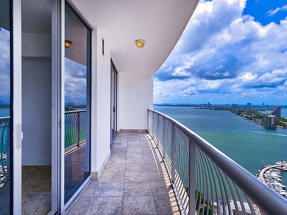 2nd image of 1750 N Bayshore Dr APT 4104