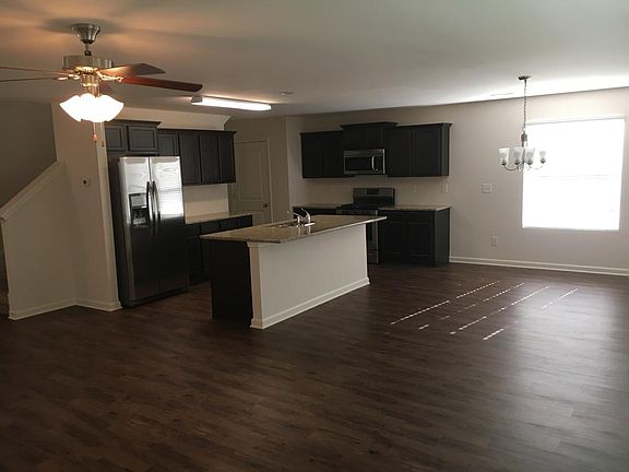 Open Floor Plan Family Room & Kitchen
