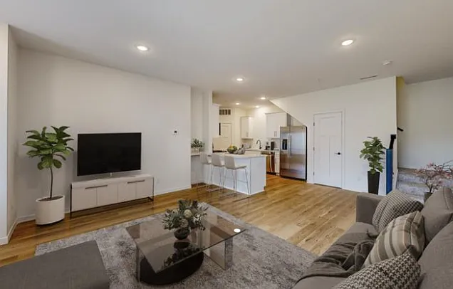2 bed, 1312 sqft, $2,100 — Photo 4