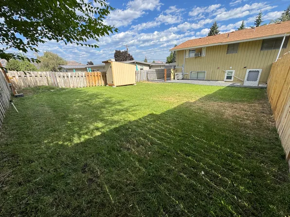 515 15th St NE #2, East Wenatchee, WA 98802