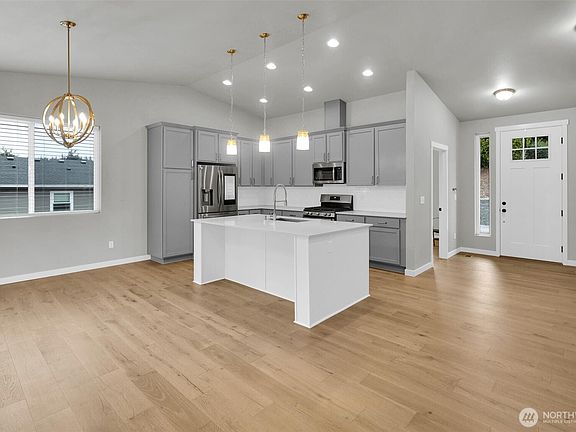 3rd image of 1095 Saint Moritz Court