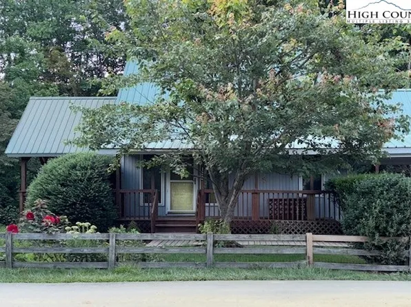 122 River Road 2, Banner Elk, NC 28604