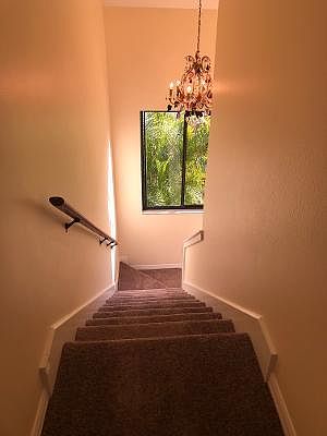 5th image of 304 Sherwood Pl