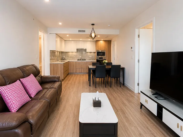 50X Buswell St #6633 — Photo 2