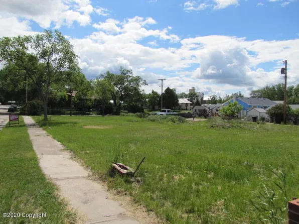 620 Birch St, Newcastle, WY 82701