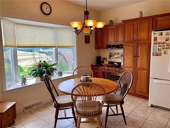 3rd image of 131 Chelsea Dr