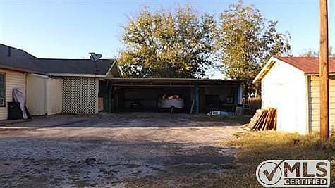 3rd image of 321 NW Avenue C