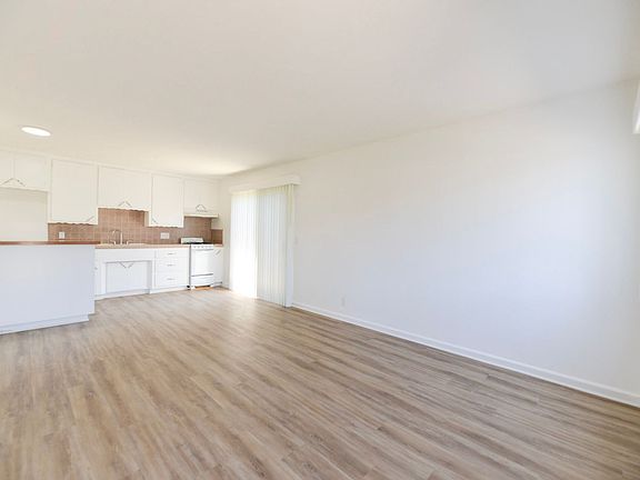 2nd image of 1 W Avenida Ramona APT B