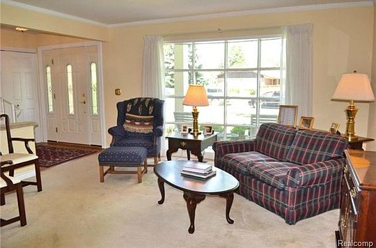5th image of 1216 Chaucer Dr
