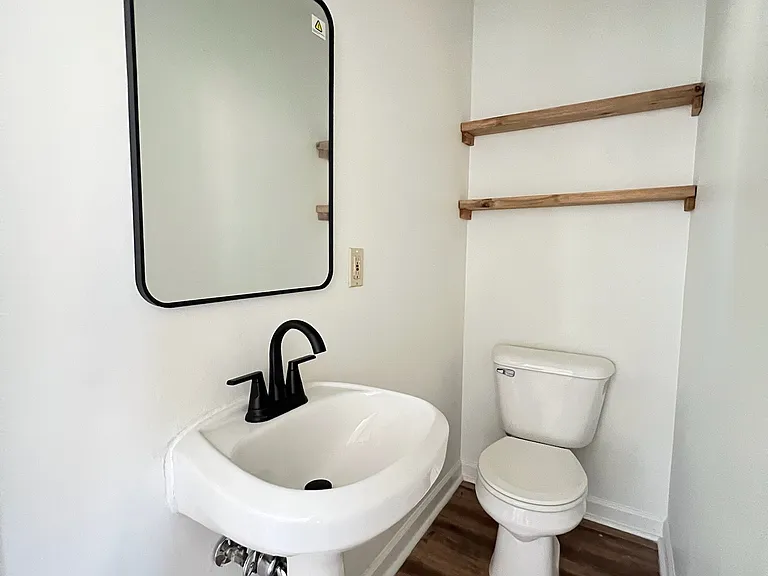 1808B Ashwood Ave — Photo 6