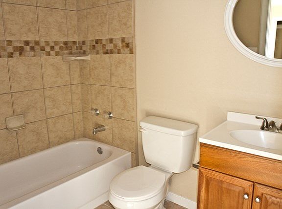 5th image of 400 E Nobles Ave