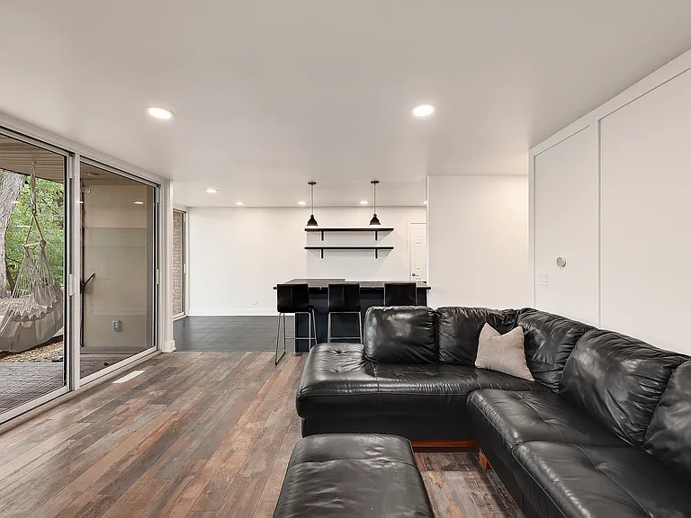 6023 Forest View Rd #1E — Photo 20