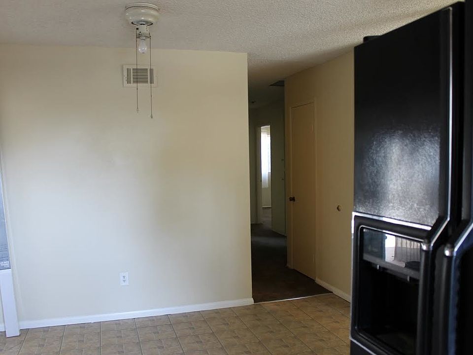 2nd image of 1623 Cochabamba St