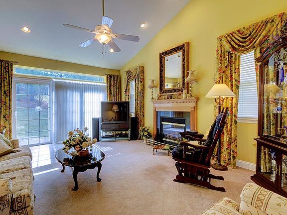 3rd image of 34 Ebersohl Cir