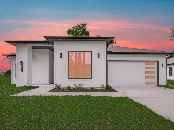 1902 Bell St, Dayton, TX 77535