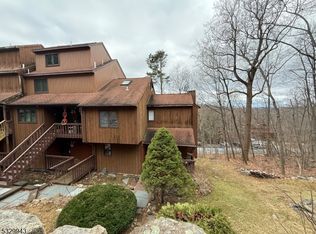 16 Village Way UNIT 1, Vernon, NJ 07462