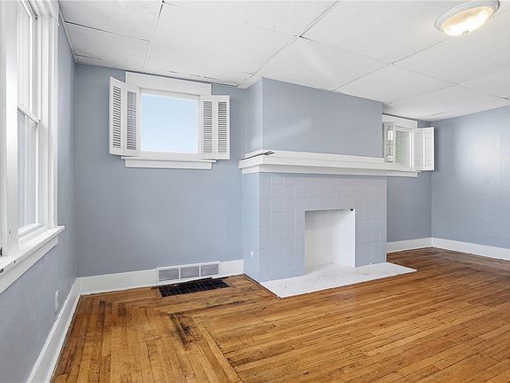 35th image of 3412 Gleason St