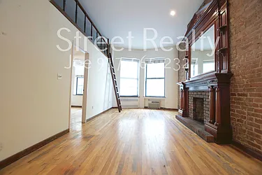 Rented by Street Realty Brokerage LLC