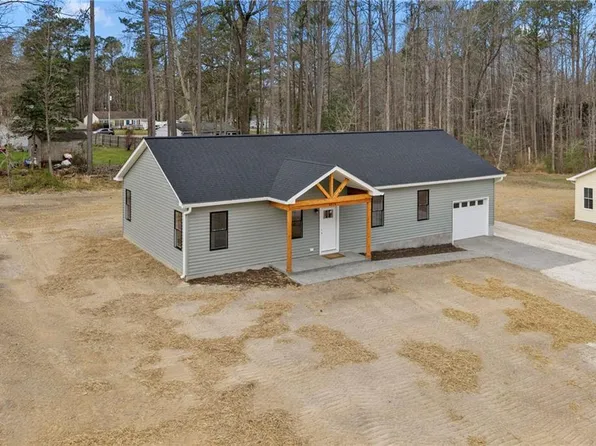 8978 Marlfield Rd, Gloucester, VA 23061