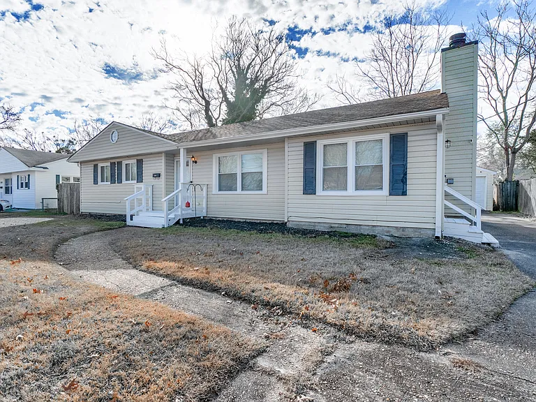 2249 Corbett Ave — Photo 34
