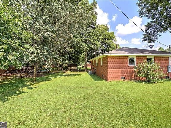3rd image of 7 West Dr