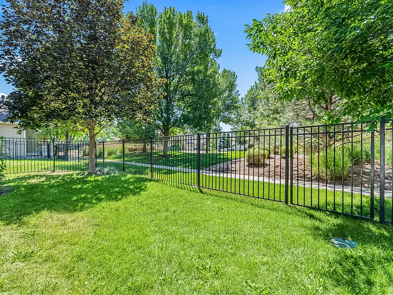 2719 E Decameron Ln — Photo 59