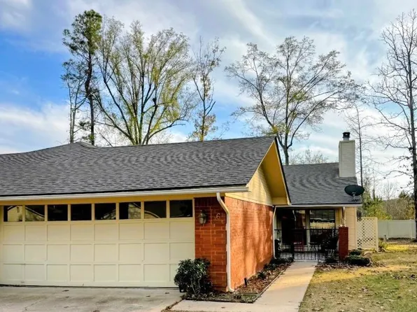 6 Summerset Pl, Pine Bluff, AR 71603