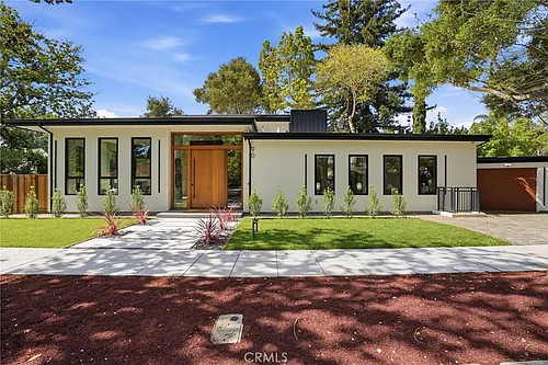 90 Crescent Photo 1